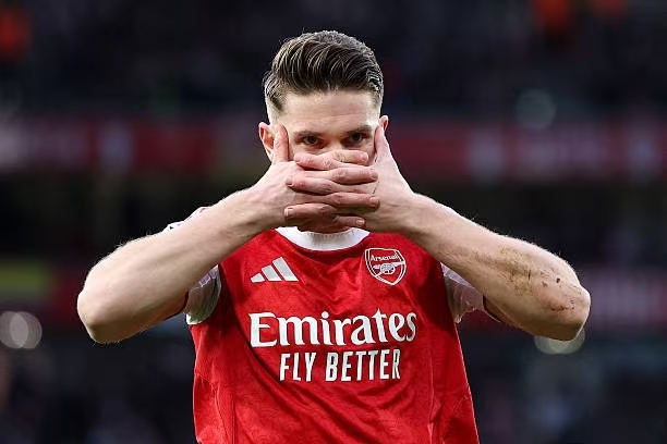 Fra skepsis til legendarisk status: Arsenals nye spiss gjenfødelse.